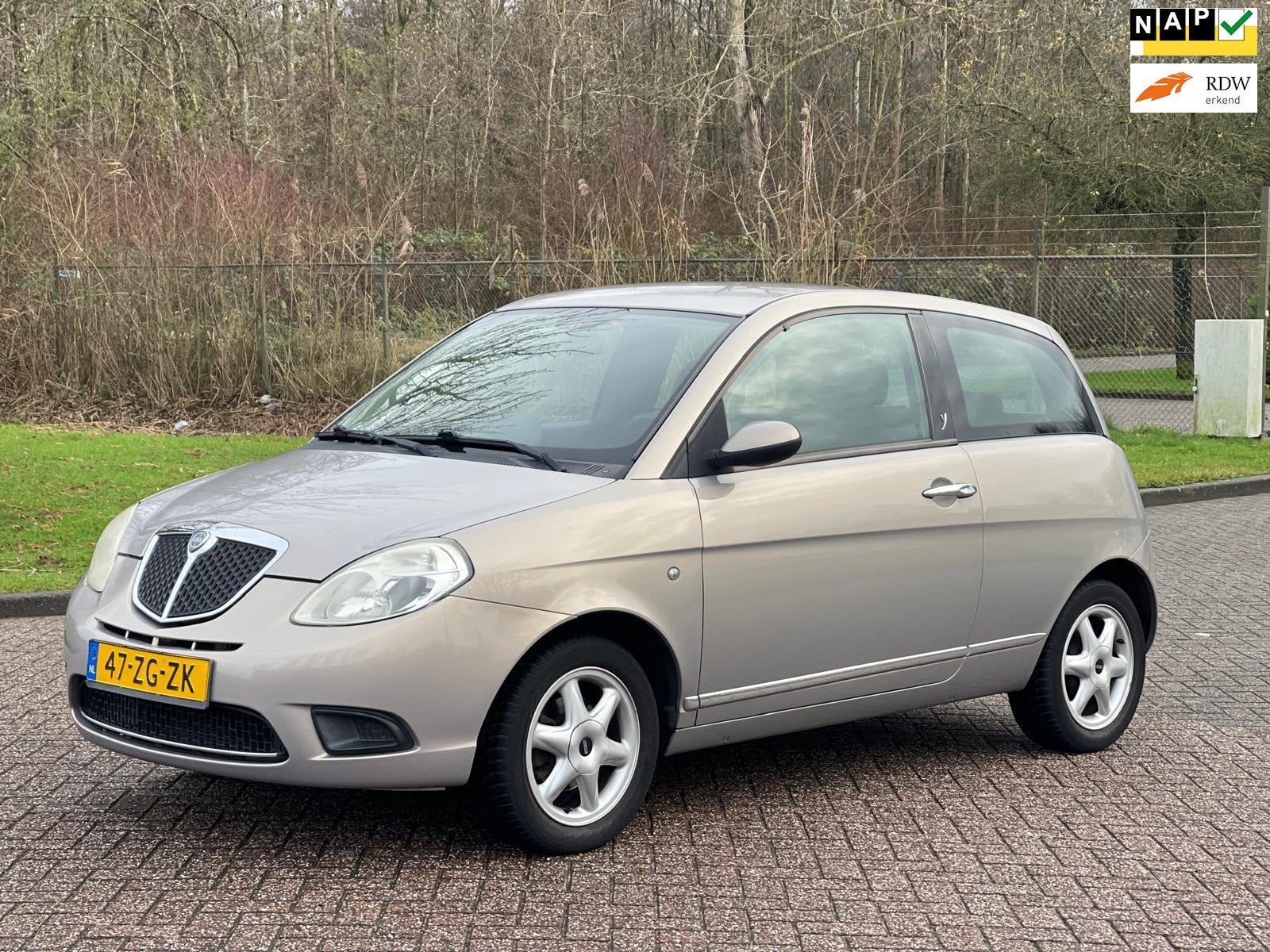 Lancia Ypsilon 1.2 Oro/AIRCO/ELECRAMEN VOOR/TREKHAAK, Auto's, Stof, Gebruikt, Beige, Origineel Nederlands