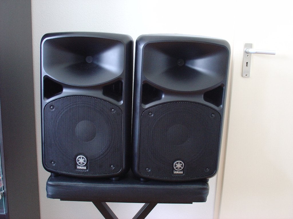 Yamaha Stagepas 600i compact PA systeem, Ophalen, Zo goed als nieuw, 500 tot 1000 watt, P.A.