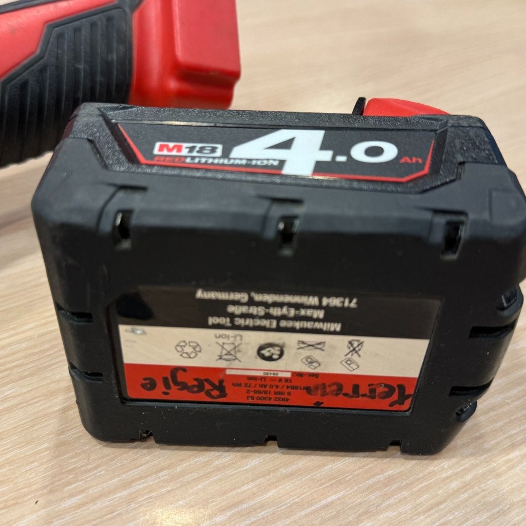 Milwaukee M18 BMT multitool met opzetstukken en Accu 4A, Doe-het-zelf en Verbouw, Gereedschap | Overige machines, Milwaukee, Gebruikt