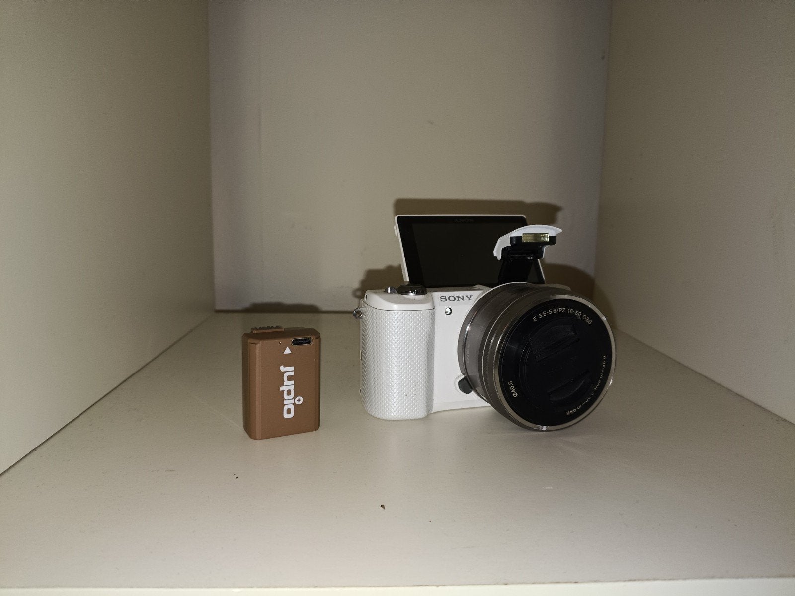 Sony A5000 + Jupio USB-C Battery, Audio, Tv en Foto, Ophalen of Verzenden, Sony