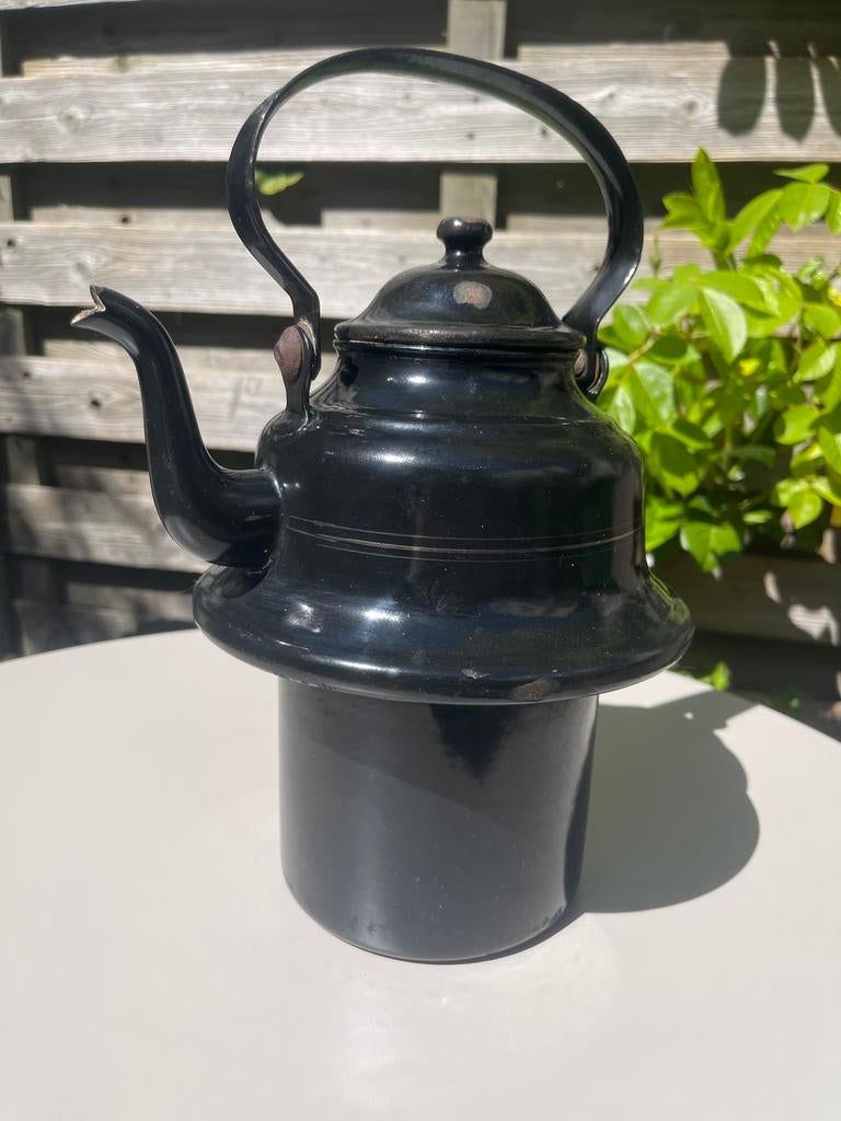 Antieke zwarte emaille ketel - Charmante vintage theepot, Antiek en Kunst, Antiek | Emaille, Ophalen of Verzenden