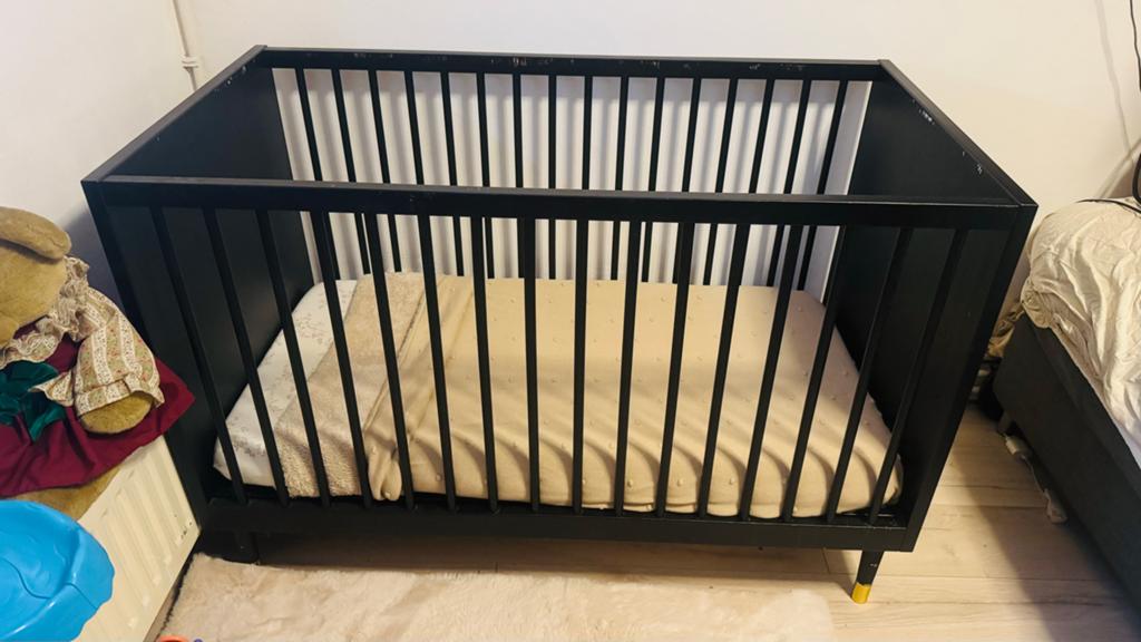 2x Bopita Cloë Ledikant zwart 60x120 met/zonder matras, Ophalen, Zo goed als nieuw, Minder dan 140 cm, Matras
