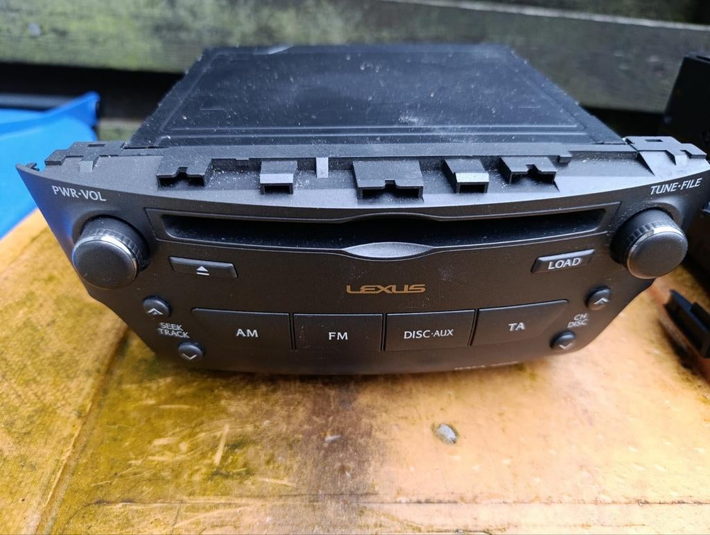 Autoradio's: Lexus IS250 (2006) & Toyota Auris (2011), Auto diversen, Ophalen, Gebruikt