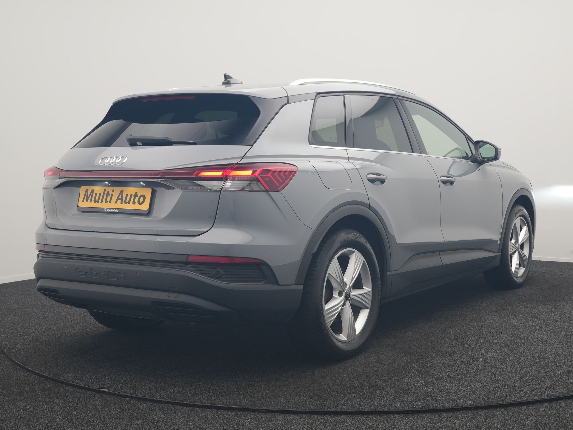 Audi Q4 e-tron 40 Edition 77 kWh 204pk Dealer O.H. | Adaptiv, Auto's, Dealer onderhouden, Gebruikt, 82 kWh, Q4 e-tron