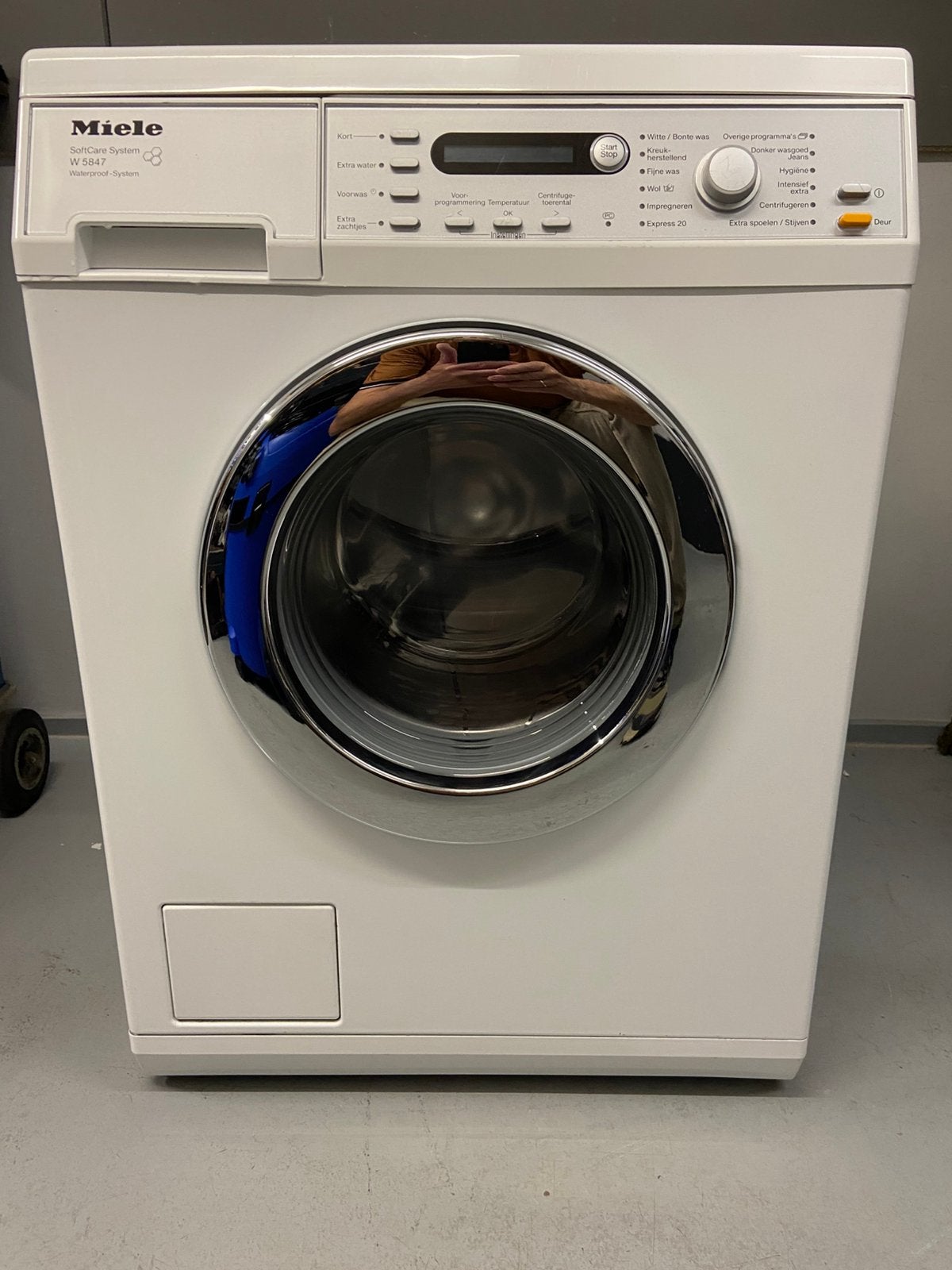 Miele wasmachine., Ophalen, Zo goed als nieuw, Voorlader, 85 tot 90 cm