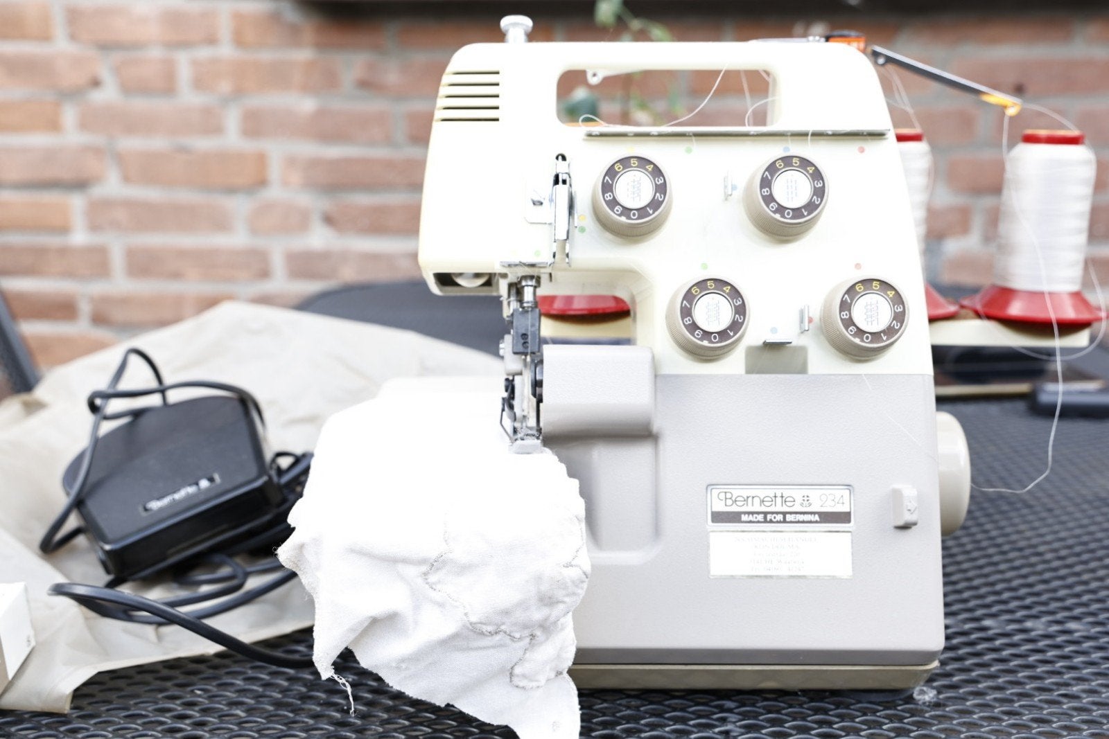 Bernette 234 lockmachine, Ophalen of Verzenden, Gebruikt, Lockmachine, Bernina