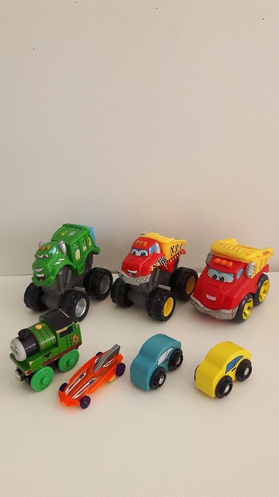 speelgoedauto's Chuck and friends,Thomas de trein,kiepauto, Kinderen en Baby's, Ophalen of Verzenden, Gebruikt