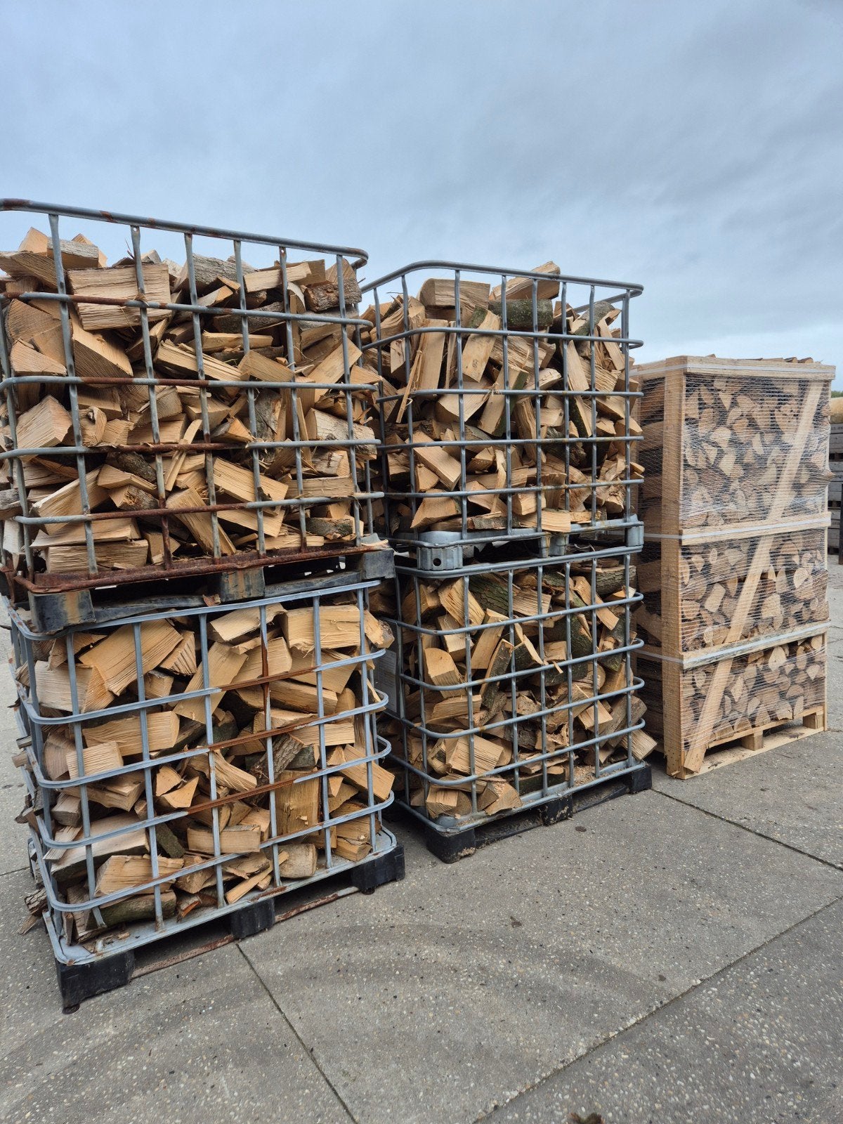 Ovengedroogd Haardhout: Essen & Eiken - Direct Stookbaar, Minder dan 3 m³, Ophalen of Verzenden, Essenhout, Blokken
