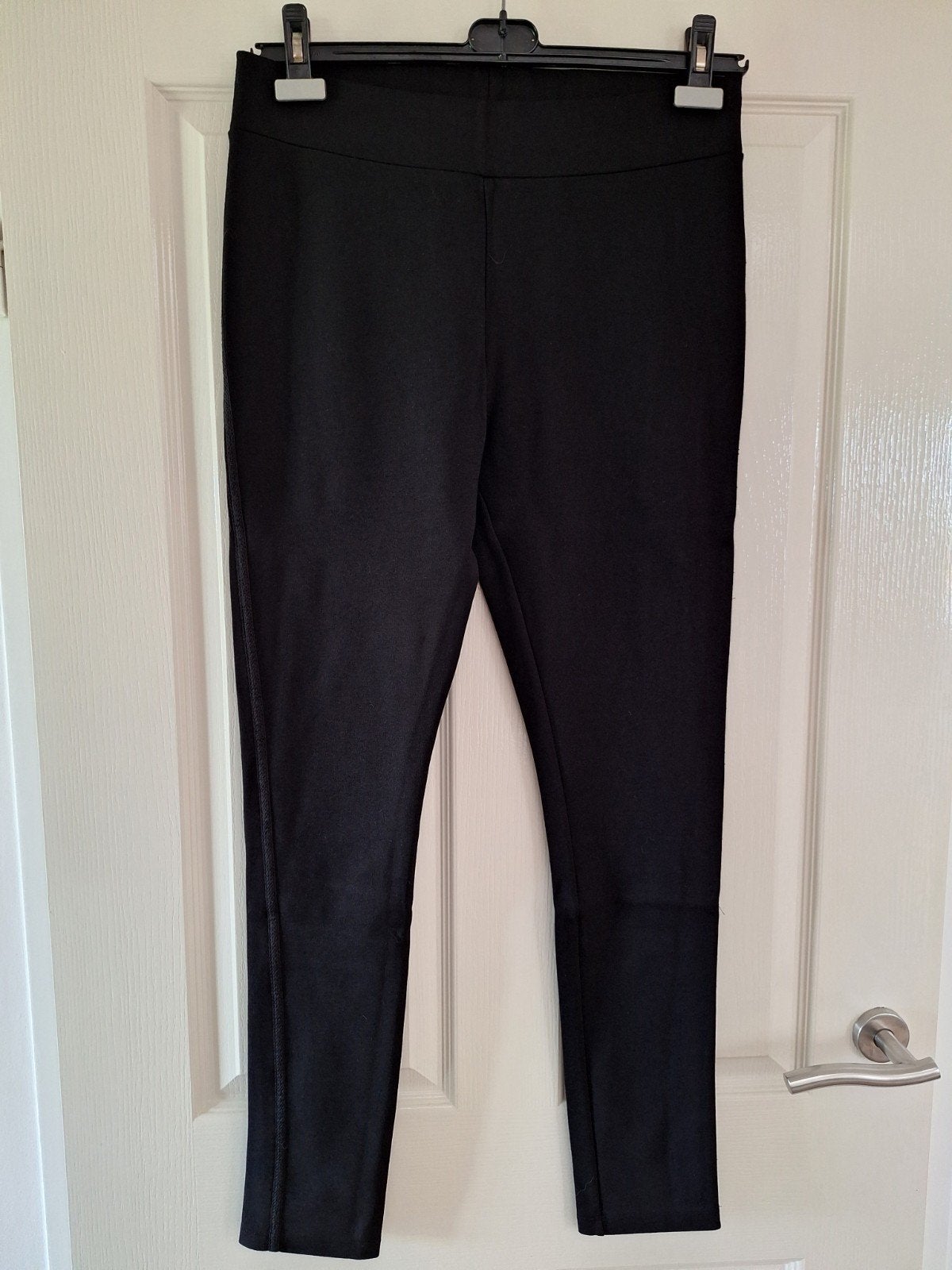 Comfortabele tregging. Tramontana. Maat L / 42, Kleding | Dames, Broeken en Pantalons, Tramontana, Zwart, Maat 42/44 (L), Nieuw