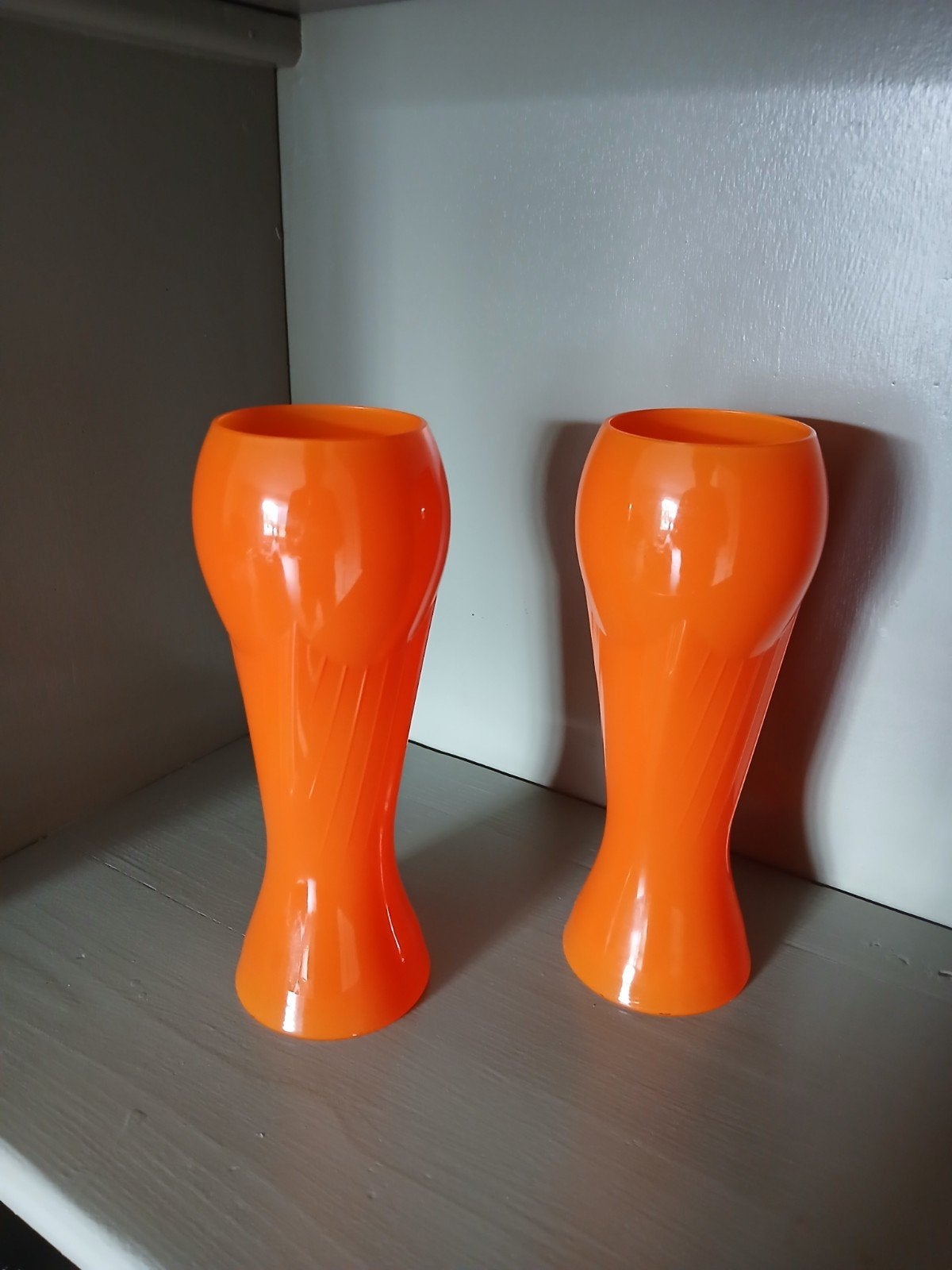 2 Art Deco vaasjes - Oranje glas, Ophalen of Verzenden