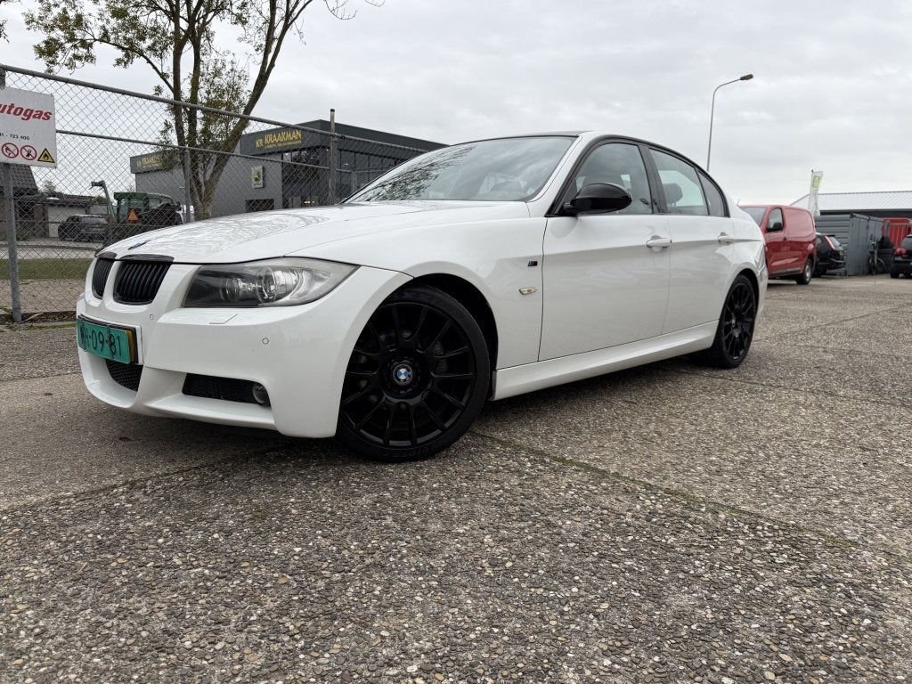 BMW 3-Serie (E90) 2.0 320 SI SEDAN 1 Van 2600 stuks gemaakt, Auto's, 1325 kg, Gebruikt, 4 cilinders, Wit