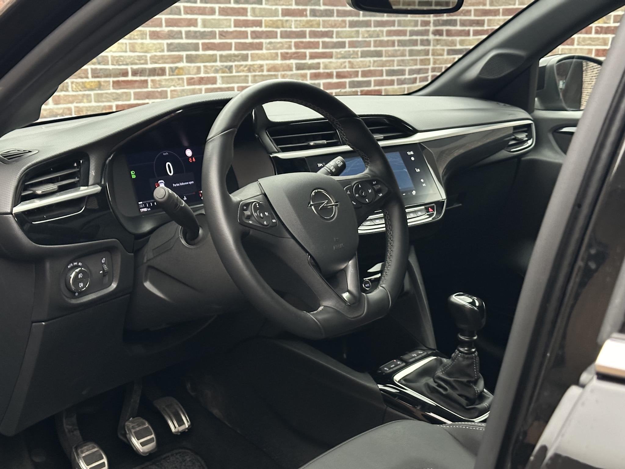 Opel Corsa 1.2 Level 4 Ultimate pack Alcantara Camera Massag, Auto's, Voorwielaandrijving, Gebruikt, Euro 6, Automatische klimaatregeling