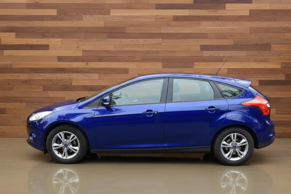Ford Focus 1.0 EcoBoost Edition | NAVIGATIE | TREKHAAK, Euro 5, Gebruikt, Zwart, Start-stop-systeem