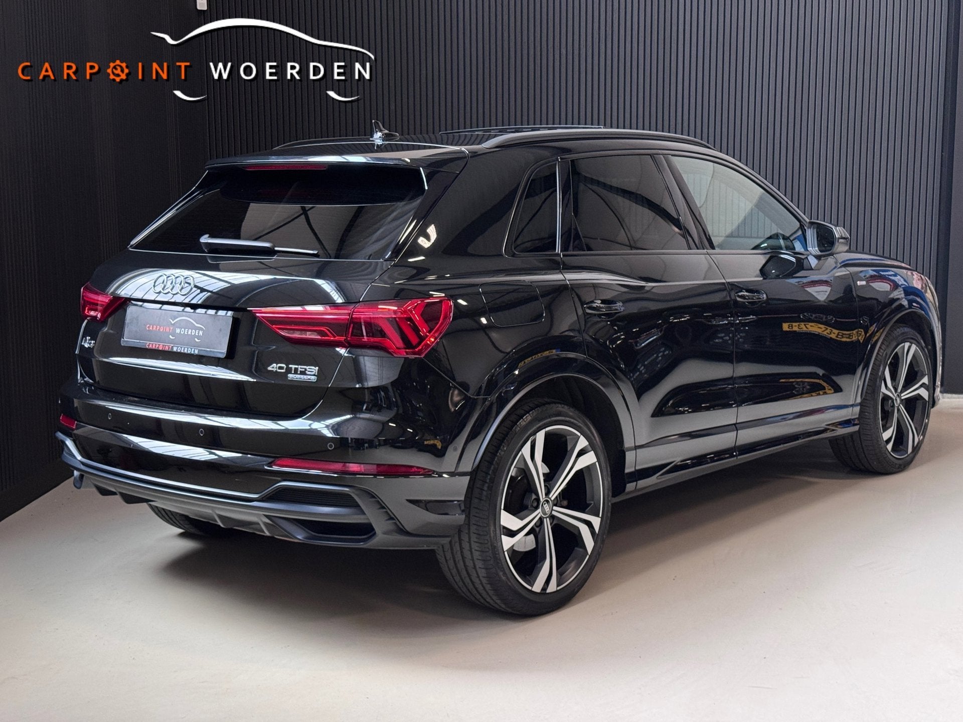 Audi Q3 40 TFSI quattro 3X S-LINE | PANO | B&O | SFEERVERL., Auto's, Automaat, Dealer onderhouden, Gebruikt, Zwart