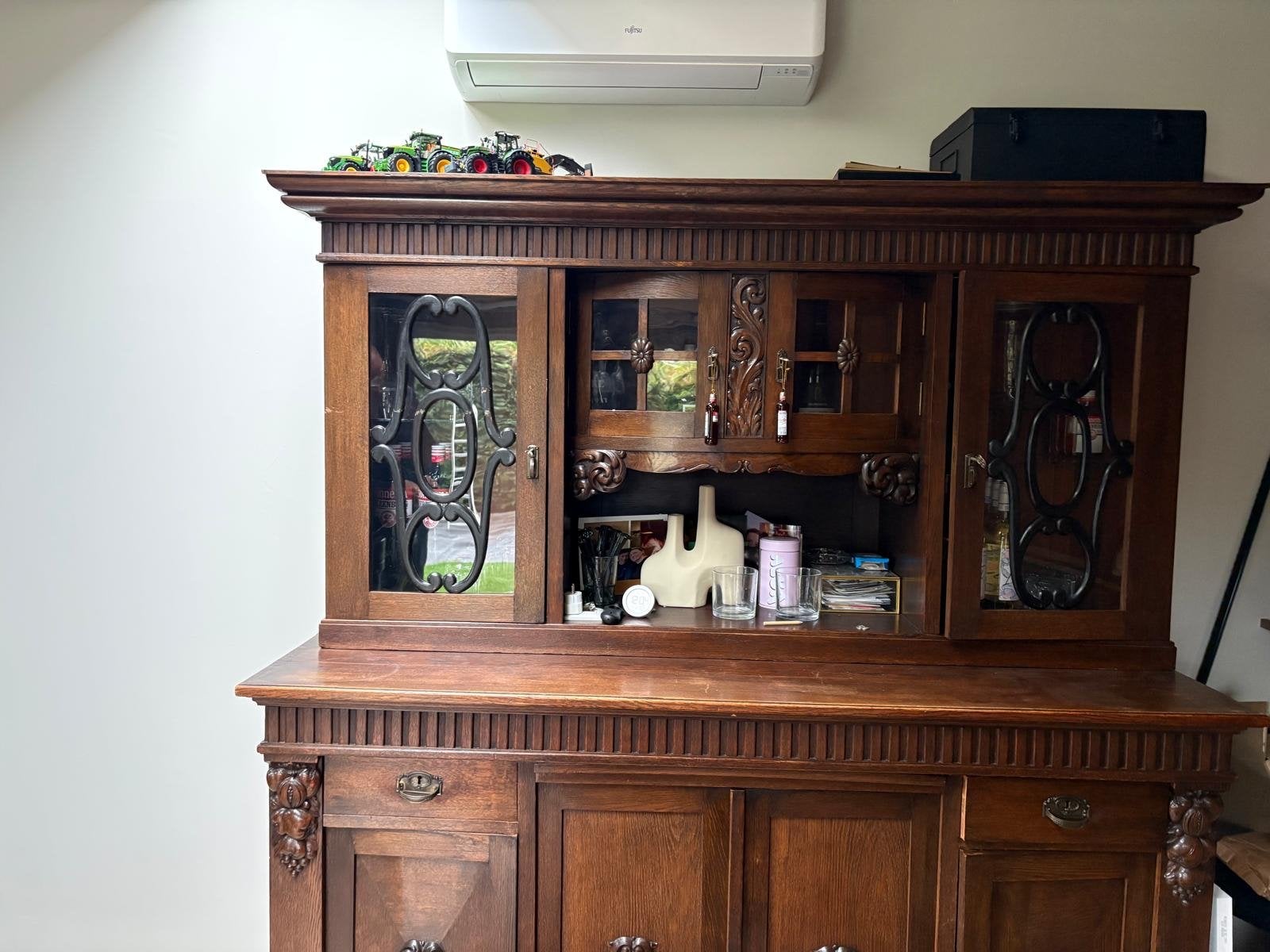 Gratis Antiek Eiken Dressoir/Buffetkast met Glas-in-lood, Antiek en Kunst, Ophalen
