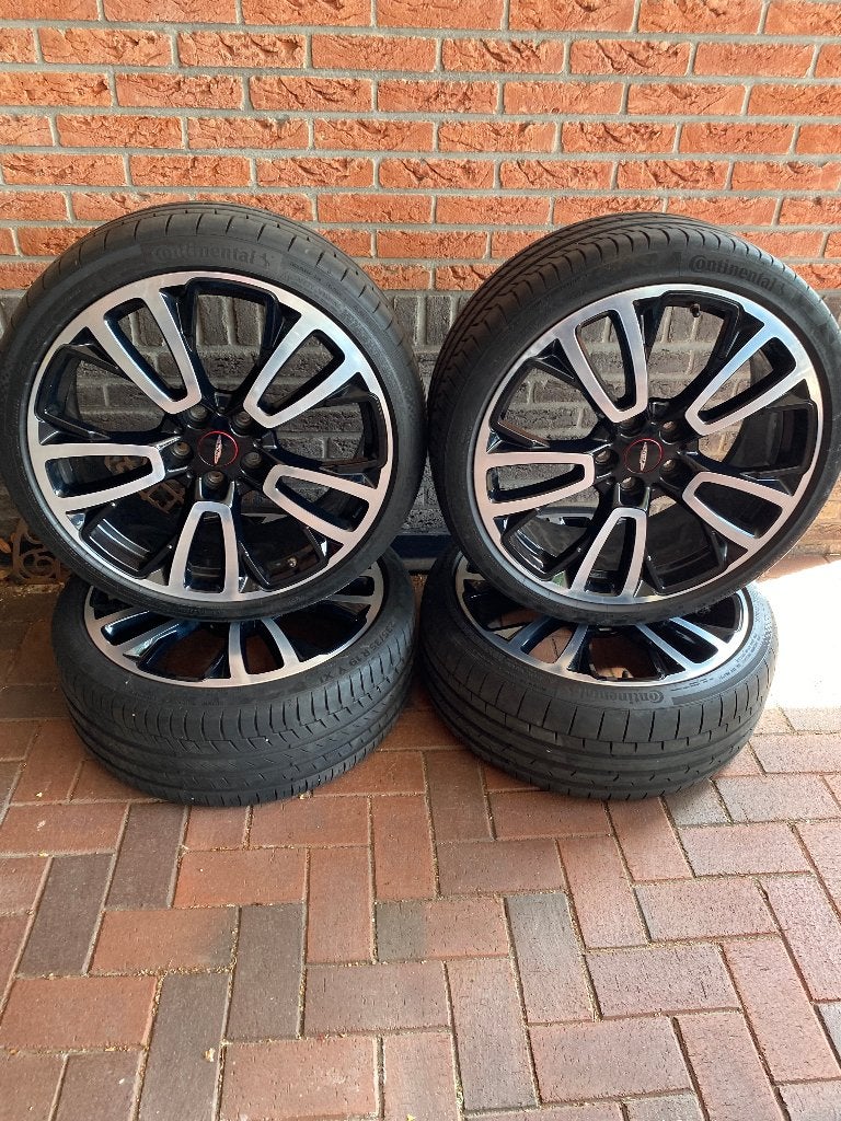 JCW velgen met banden 19 inch F54  MINI Cooper Clubman, Auto-onderdelen, Gebruikt, Banden en Velgen, 235 mm, Personenwagen