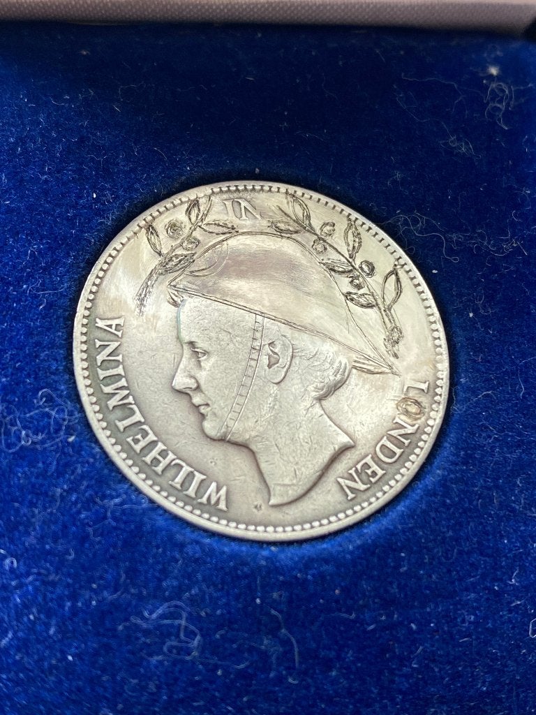 1 Gulden Koningin Wilhelmina 1929 Zilveren Munt met helm, 1 gulden, Zilver, Ophalen of Verzenden, Koningin Wilhelmina