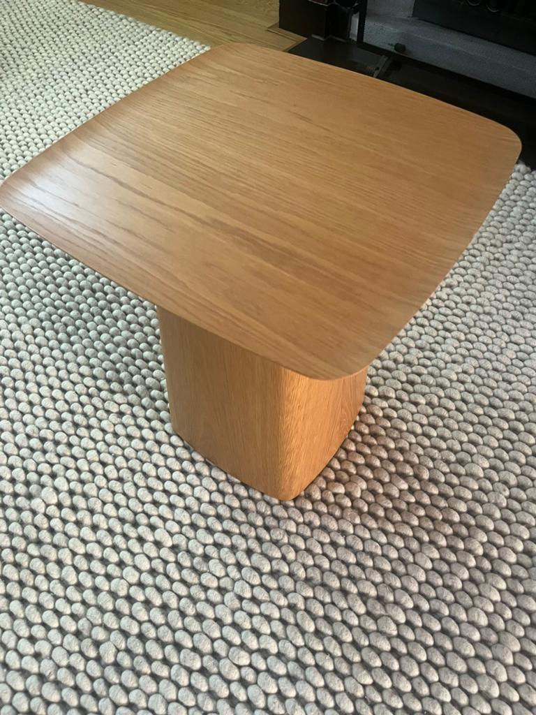 Vitra Wooden Side Table middelgroot donkerder eiken, Zo goed als nieuw, Minder dan 50 cm, Rechthoekig, 50 tot 100 cm
