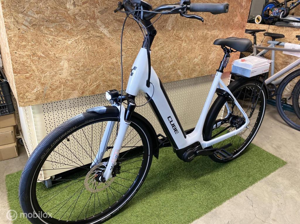 CUBE SUPREME HYBRID 56 CM BOSCH DAMESFIETS 500WH BELT DRIVE, Cube, Cube, Cube, 55 tot 59 cm