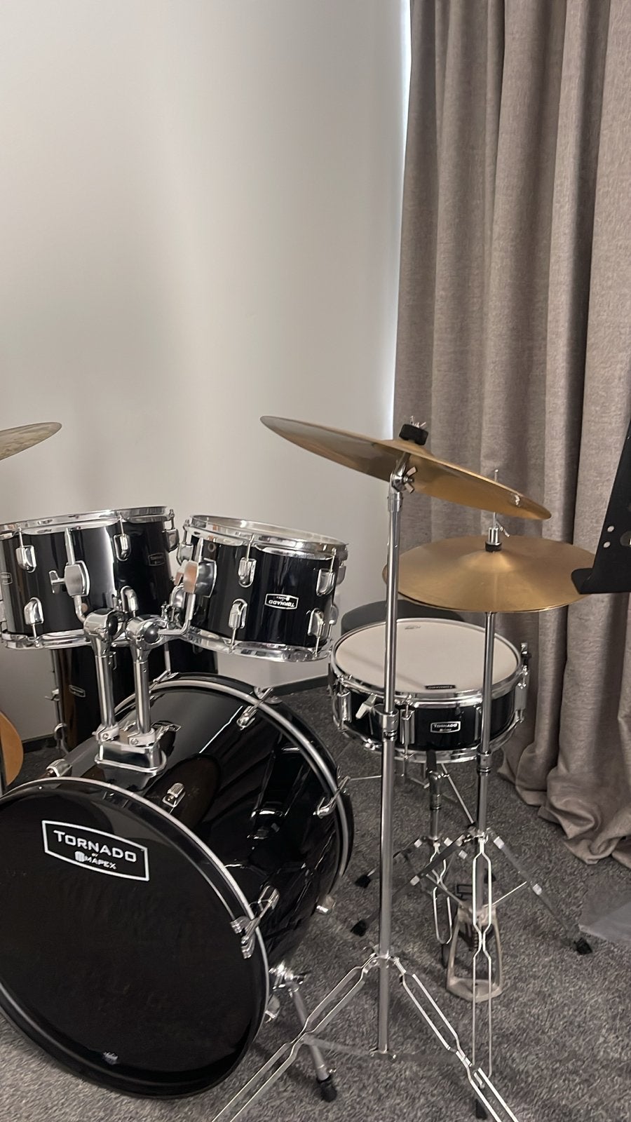 Tornado Mapex drumstel met 2 pedalen en drumsleutel, Muziek en Instrumenten, Ophalen, Gebruikt, Overige merken