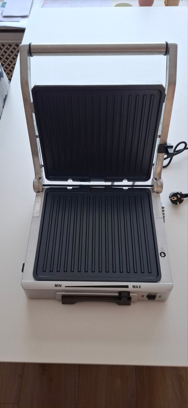 Severin Contactgrill/panini ijzer / tosti ijzer KG 2392, Ophalen, Uitneembare platen, Gebruikt