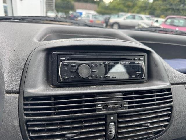 Fiat Punto 1.2, '03, 5-drs, nwe. dist,set, jaar apk !, Auto's, Fiat, Voorwielaandrijving, Stof, 1242 cc, 4 cilinders