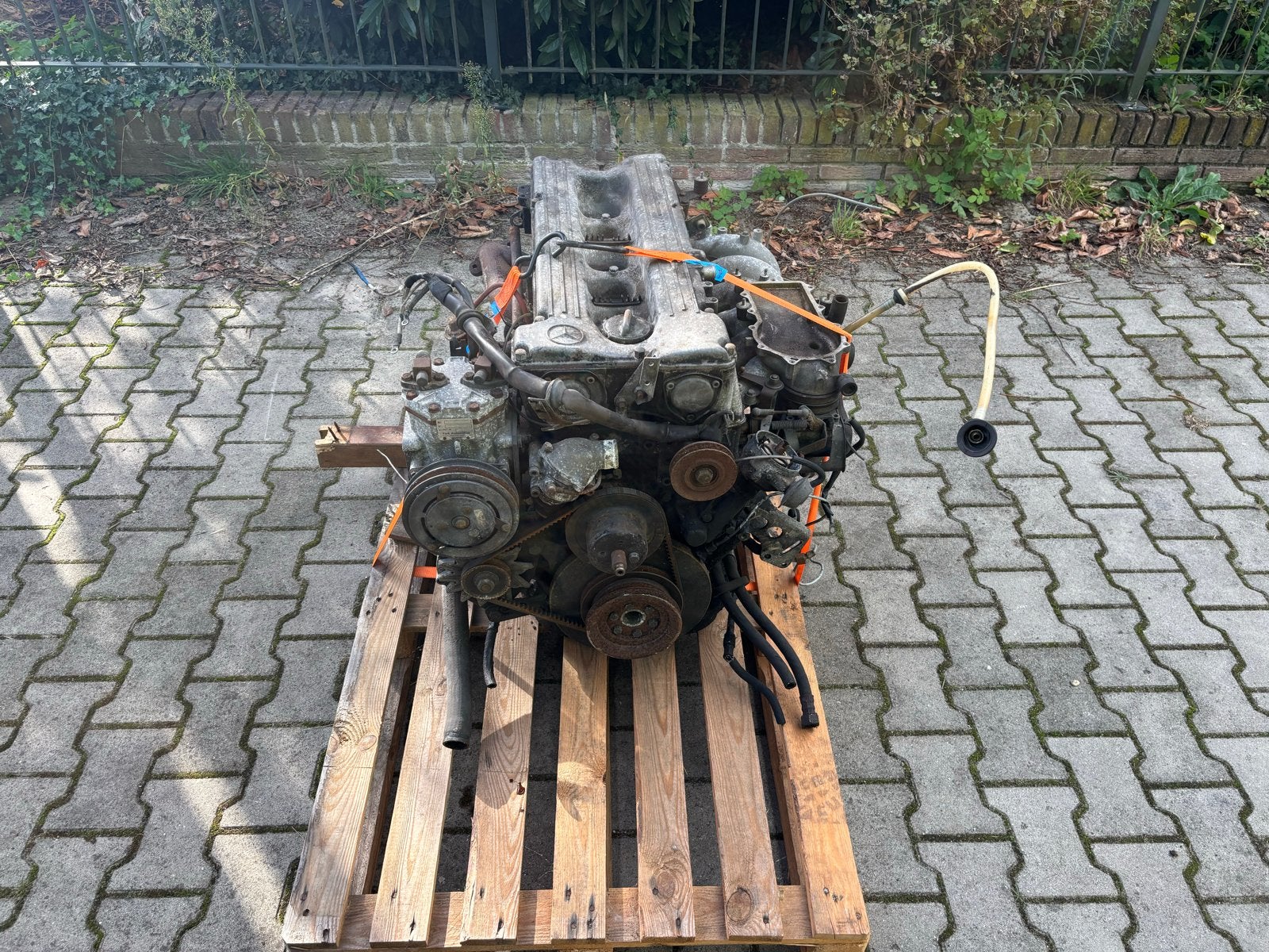 Motorblok Mercedes 280SE (1984) - Draaibaar, 2 ton, Auto-onderdelen, Ophalen, Gebruikt, Mercedes-Benz