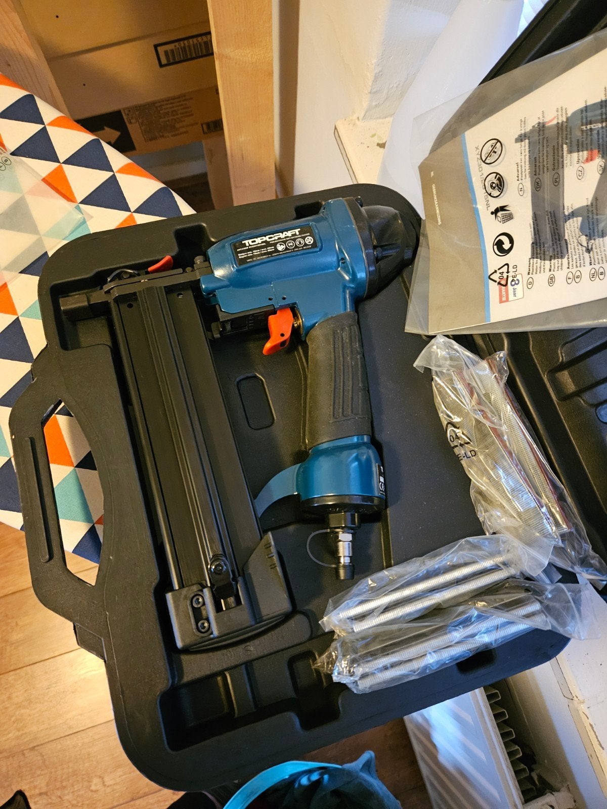 TOPCRAFT Pneumatische Niet- en Nageltacker, Ophalen, Zo goed als nieuw