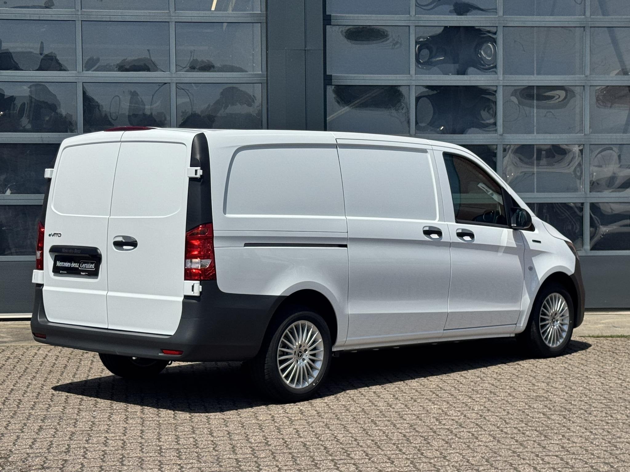 Mercedes-Benz eVito 112 L2 66 kWh | Cruise | Camera | Achter, Auto's, Stof, Gebruikt, 116 pk, Wit