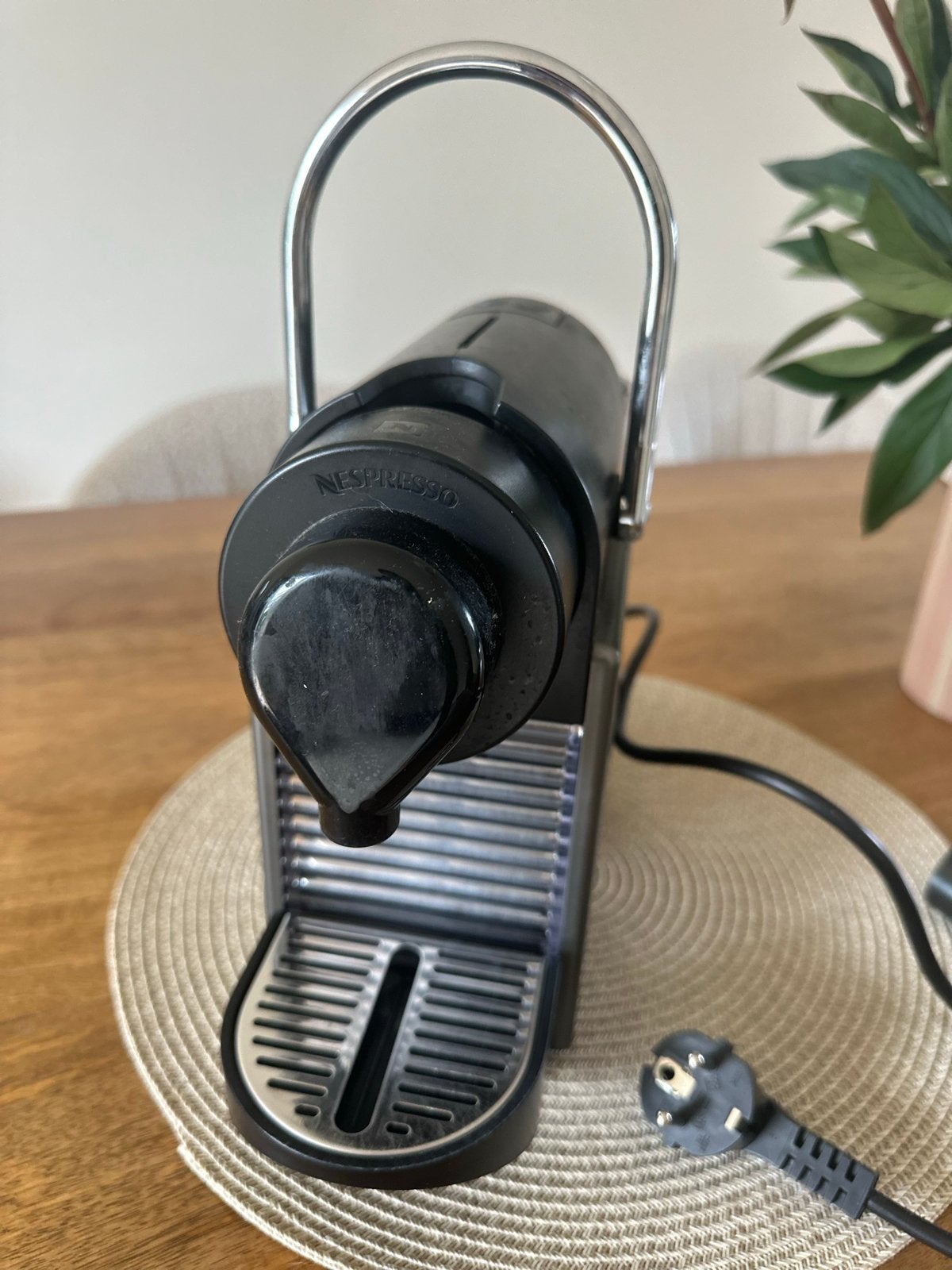 Nespresso Pixie Koffiezetapparaat met GRATIS capsulehouder, Ophalen, Espresso apparaat, Zo goed als nieuw, 1 kopje