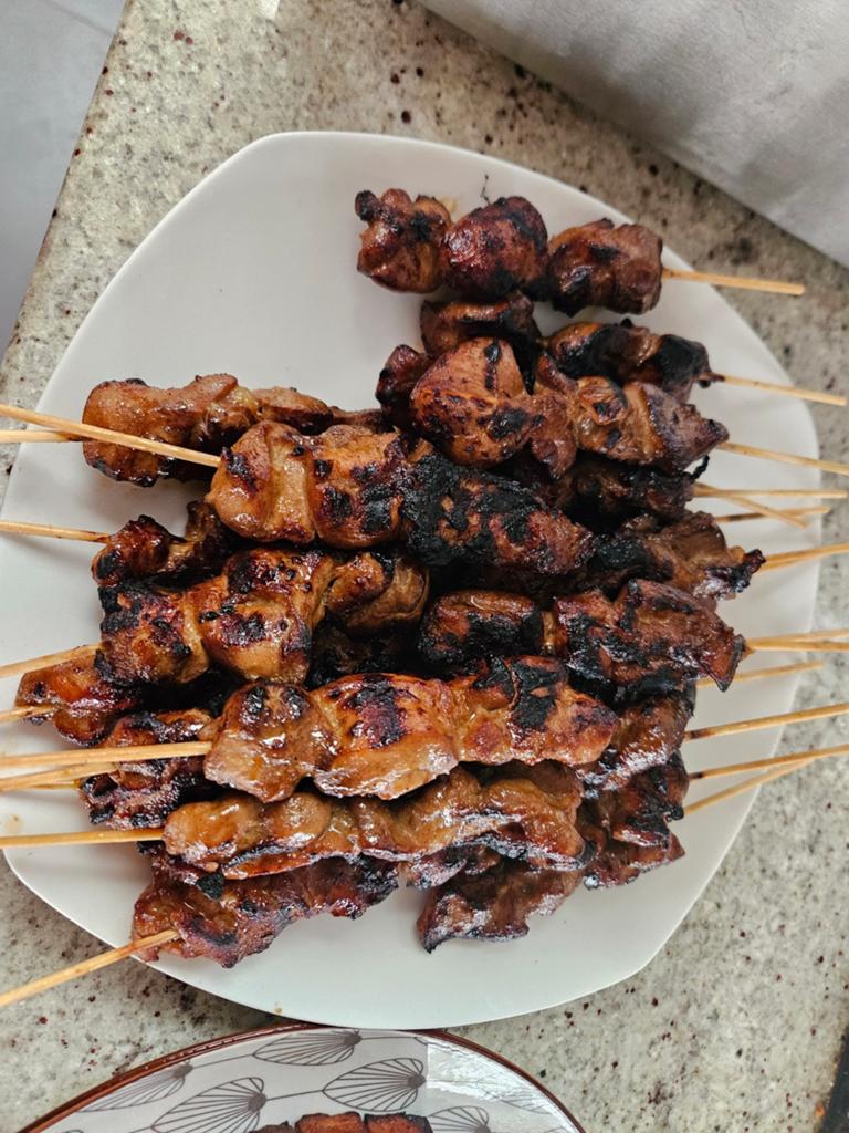 Sate en satesaus, Ophalen