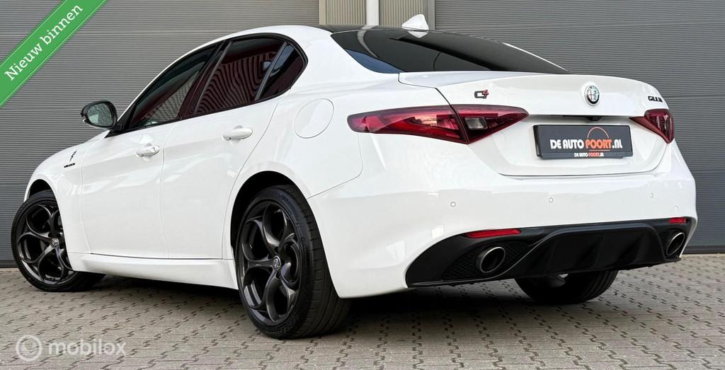 Alfa Romeo Giulia 2.0 T AWD Q4 Veloce Leder/Camera/LED/Navi/, Auto's, Alfa Romeo, 4 cilinders, Met garantie (alle), 1505 kg, Wit