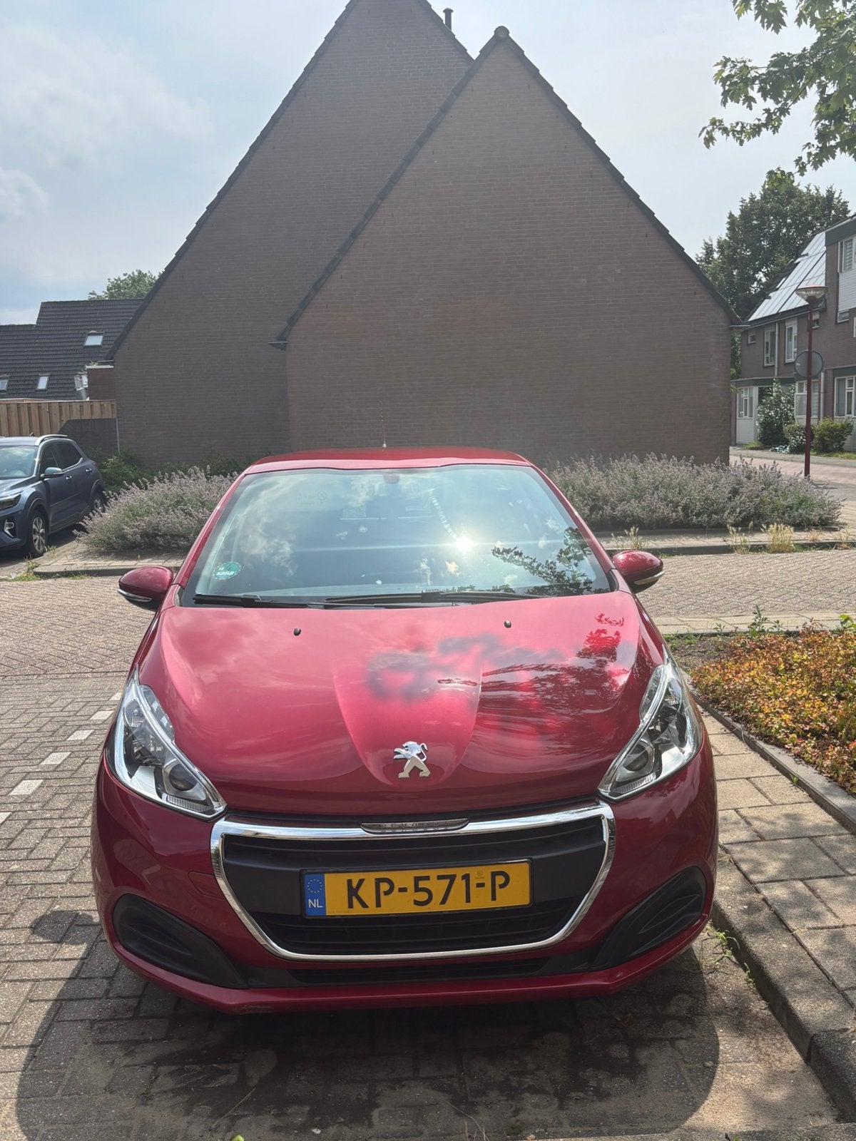 Peugeot 208 1.2 Pure Tech | 2016 | Automaat | 94500 km, Auto's, Automaat, 3 cilinders, Hatchback, Rood