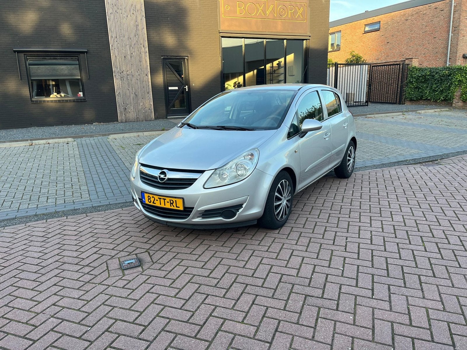 Opel Corsa 1.4 16V 5D trekhaak carplay APK NEW DISTRIBUTIE, Auto's, Opel, Voorwielaandrijving, 1063 kg, 4 cilinders, Origineel Nederlands