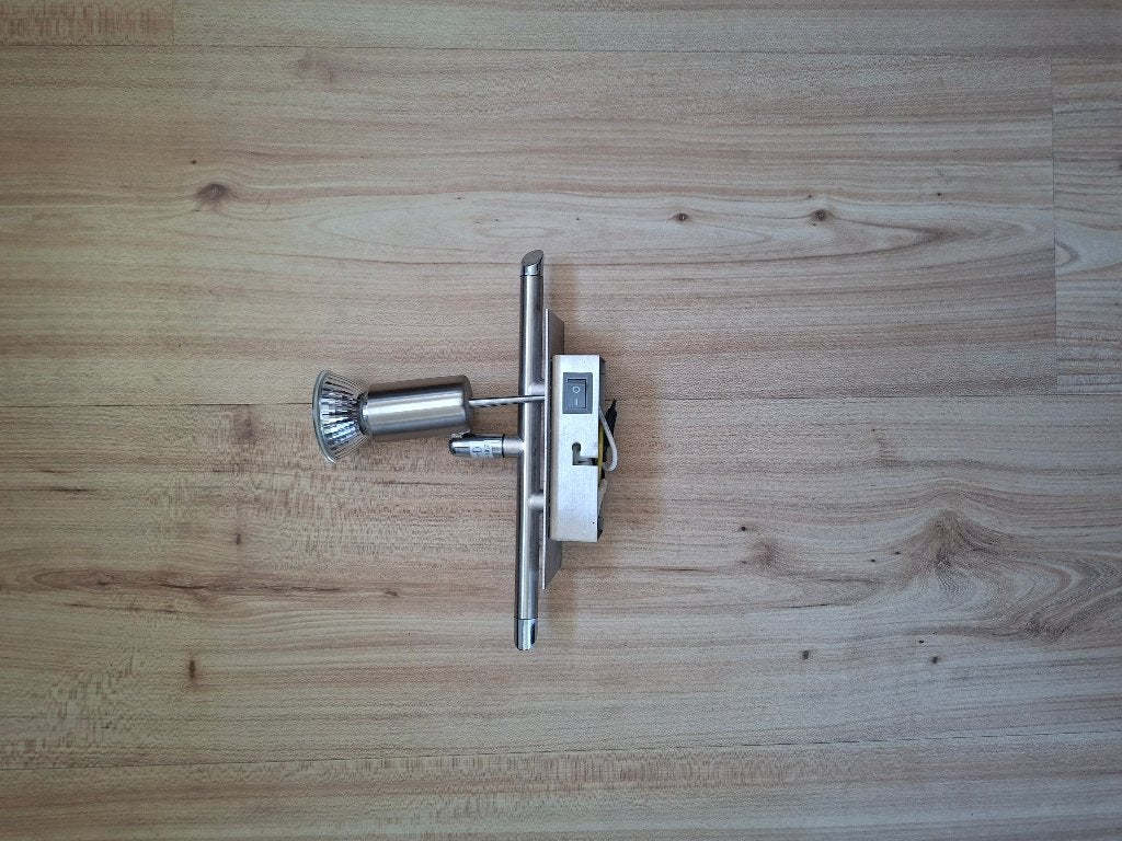 Metalen wandspotje met schakelaar – nette staat Euro 10,00, Halogeen, Geschikt voor wandmontage, GU10, Overige merken
