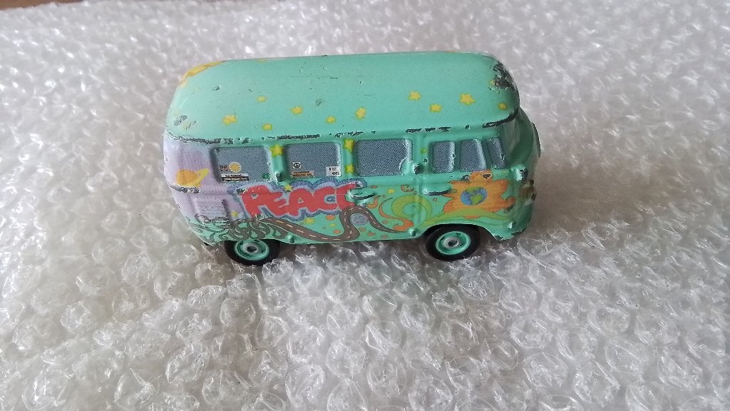 Leuke vw t1 busje Disney-pixar.  7 cm., Ophalen of Verzenden, Zo goed als nieuw, Auto