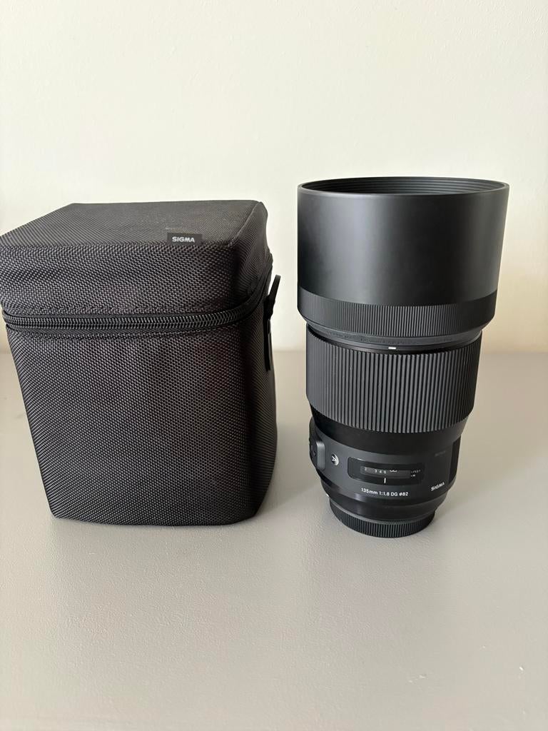 Sigma EF 135mm f/1.8 DG HSM Art Lens, Ophalen, Zo goed als nieuw, Telelens