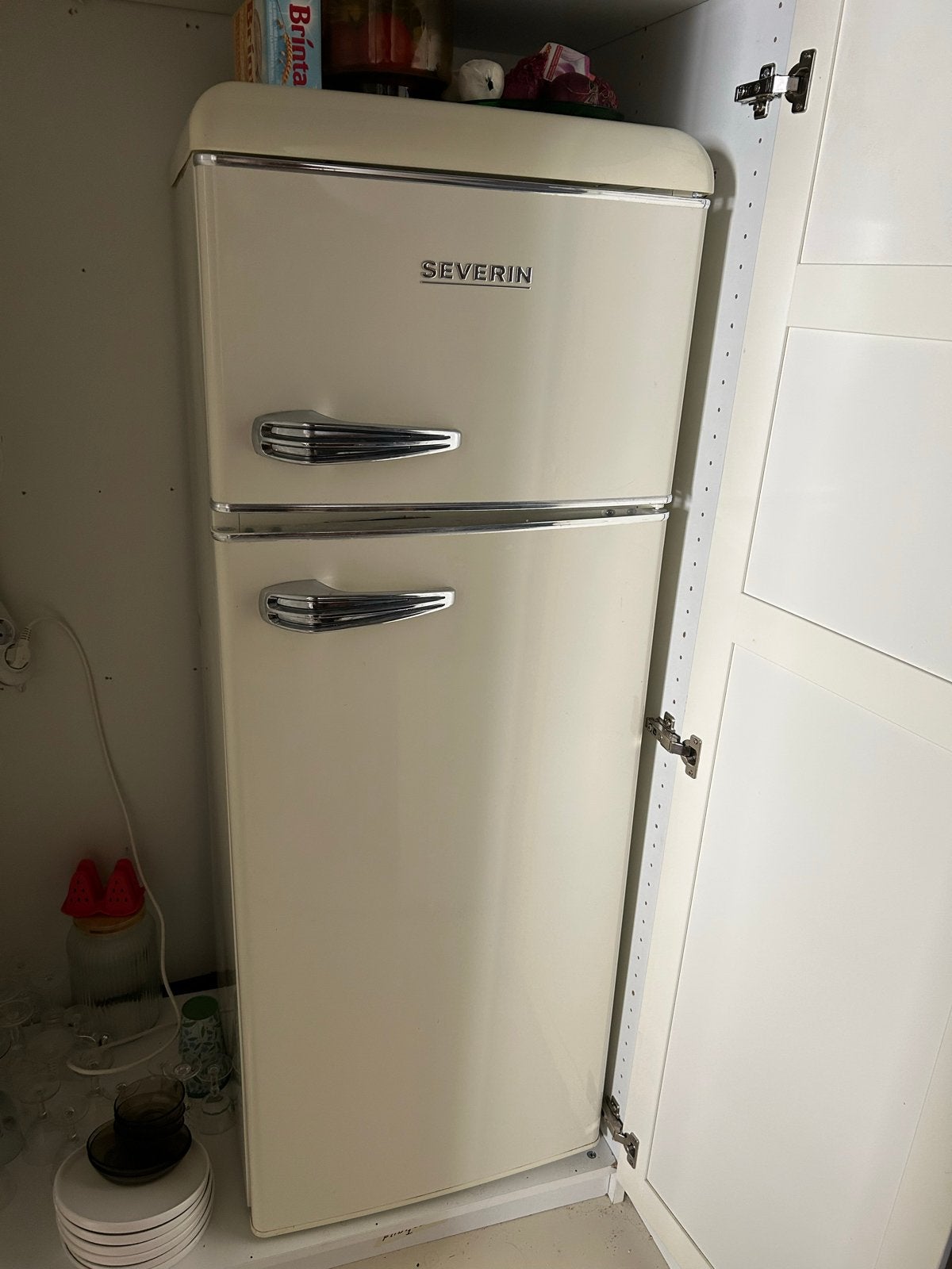 Severin retro koelkast met vriesvak - Crème, 120 tot 140 cm, 100 tot 150 liter, Ophalen of Verzenden, Zo goed als nieuw