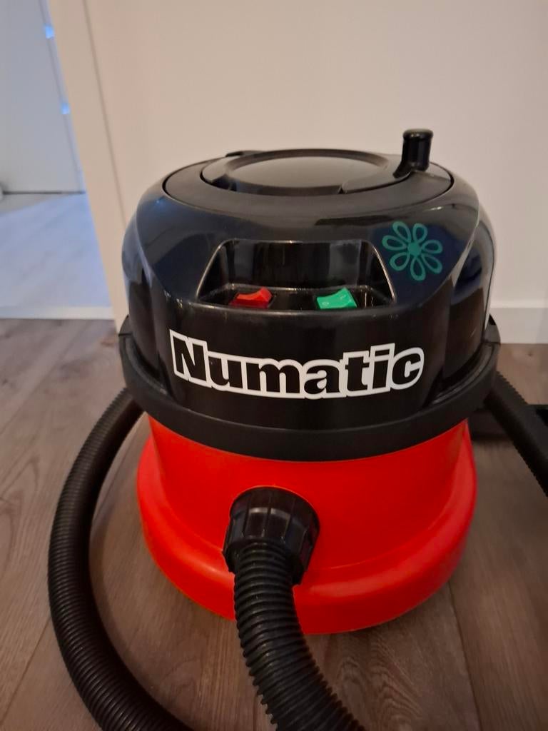 Numatic Stofzuiger 9 liter, Ophalen, Gebruikt