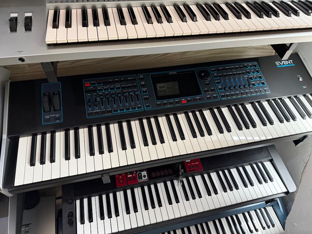 Ketron event 76, Zo goed als nieuw, Midi-aansluiting, 76 toetsen, Ophalen