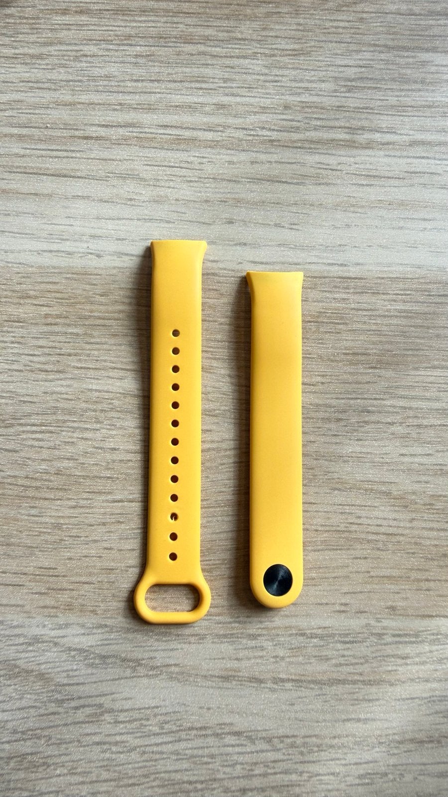 Nieuw in doos- Geel siliconen bandje voor Xiaomi Mi Band 8/9, Ophalen of Verzenden, Nieuw, Bandje