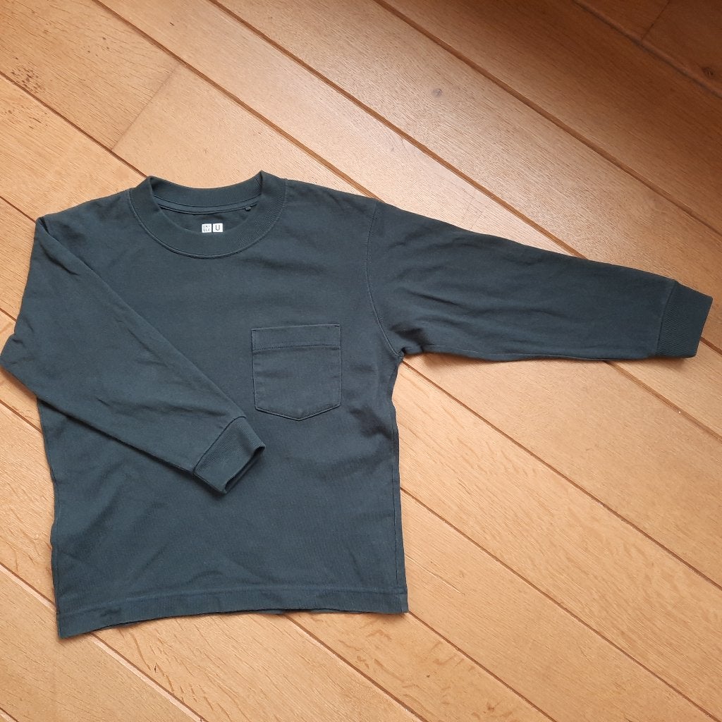UNI QLo U sweater donker groen maat 110/116 - nieuw, Kinderen en Baby's, Kinderkleding | Maat 110, Trui of Vest, Nieuw, Ophalen of Verzenden