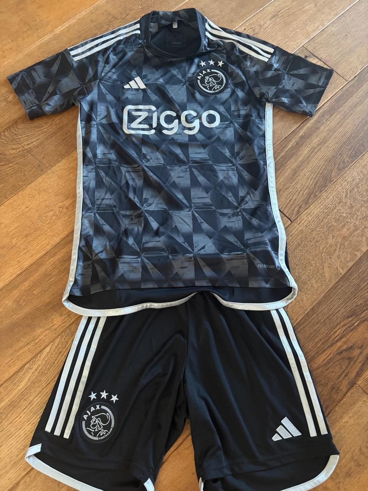 Ajax uit tenue 2023/2024 - Maat S, Ophalen of Verzenden, Zo goed als nieuw, Adidas, Jongen of Meisje