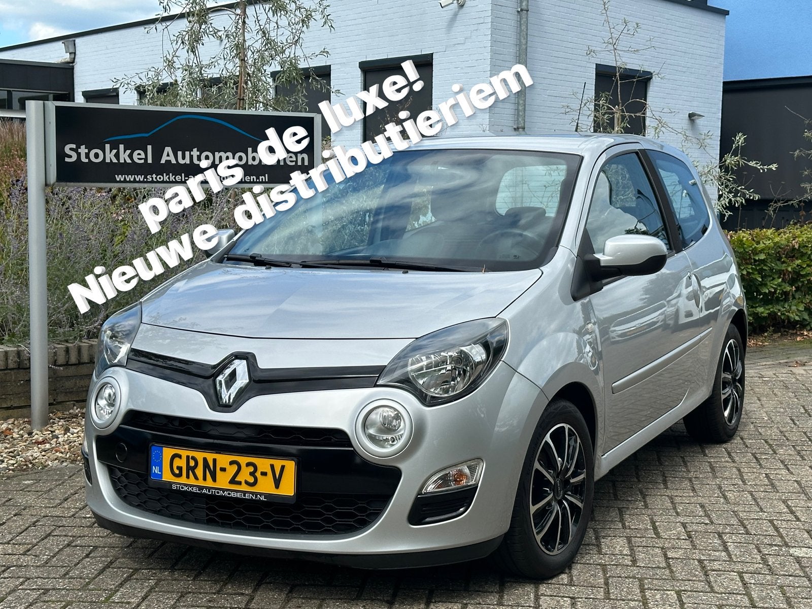 Renault Twingo 1.2 paris de luxe  incl distributieriem✅! vv, Voorwielaandrijving, 74 pk, Zwart, 4 cilinders