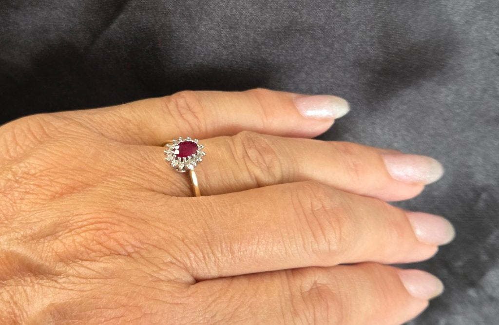 Gouden Vintage ring edelsteen robijn en diamanten. 2026/536, 18 tot 19, ., Ophalen of Verzenden, Zo goed als nieuw