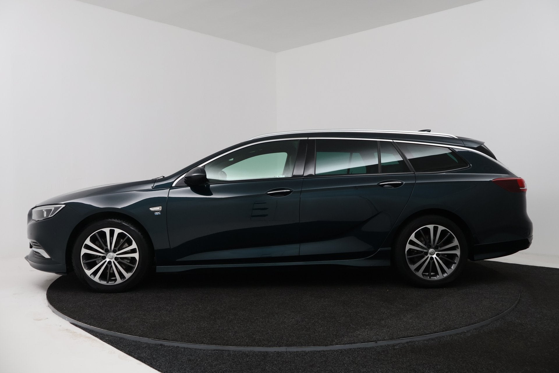 Opel Insignia Sports Tourer 1.5 Turbo Business Executive (TR, Auto's, Opel, Voorwielaandrijving, 730 kg, Gebruikt, 4 cilinders