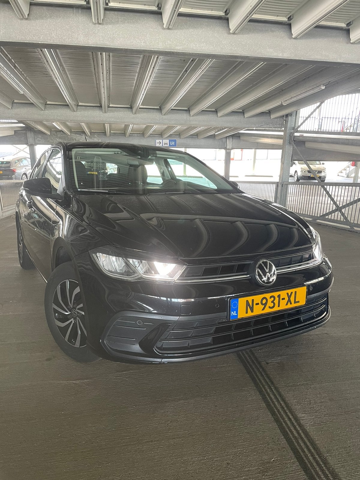 Volkswagen Polo 1.0 TSI 95pk 2021 Zwart, Auto's, Voorwielaandrijving, 1072 kg, Origineel Nederlands, Handgeschakeld