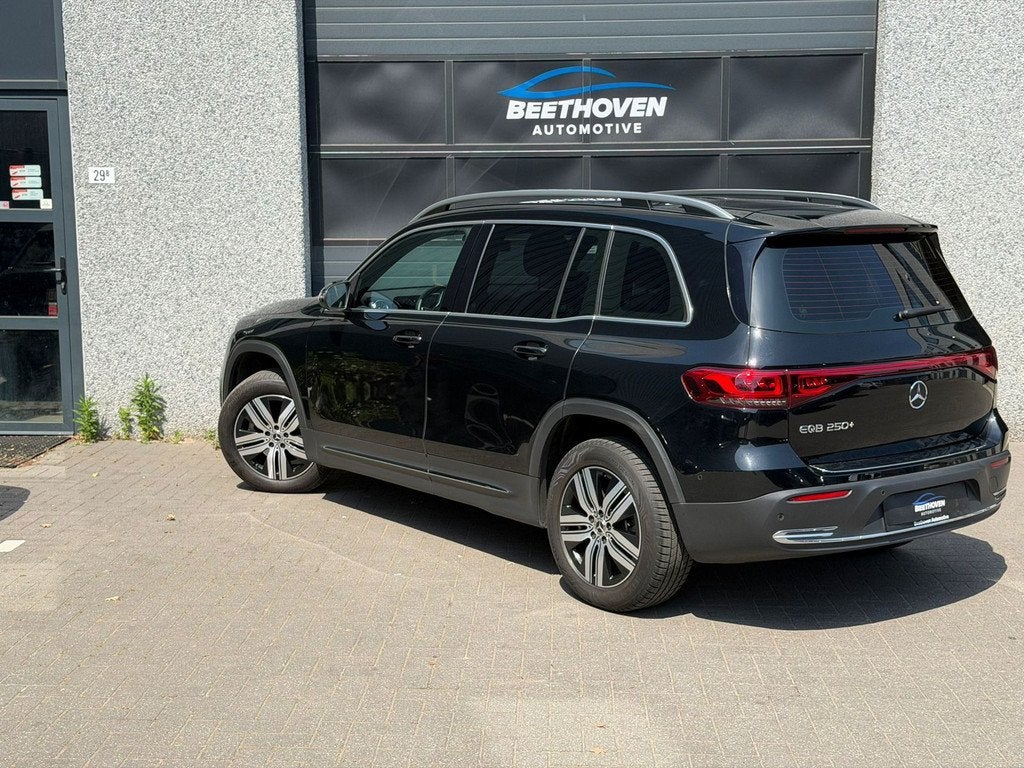 Mercedes-Benz EQB 250+ Luxury Line 7p, Auto's, Mercedes-Benz, Gebruikt, 190 pk, 7 stoelen, Zwart