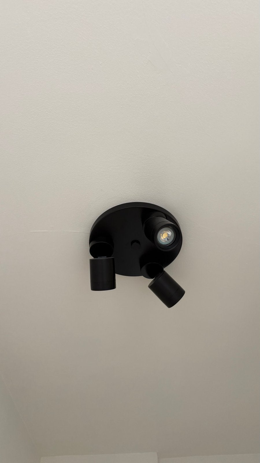 2x IKEA NYMÅNE plafondspot, 3 spots. Ook per lamp te koop, Huis en Inrichting, Ophalen, Gebruikt, Modern, Verstelbaar
