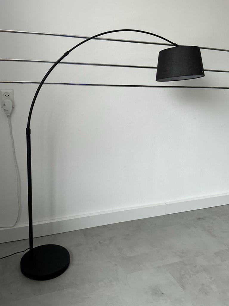 Moderne Zwarte Booglamp met Stoffen Kap, Ophalen of Verzenden, Zo goed als nieuw, Metaal, 150 tot 200 cm